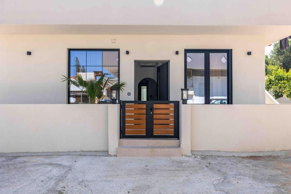 Nikole Cottage House By The Sea Kokkini Hani 外观 照片